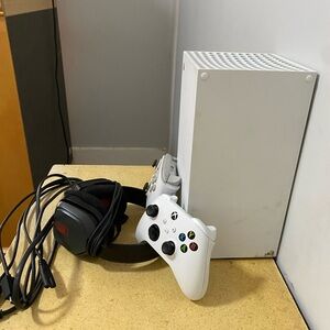 Series S Console with Wireless Controller - White